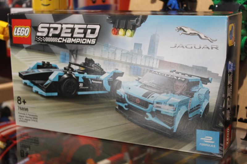 LEGO Speed Champions - Formula E Panasonic Jaguar Racing GEN2 car & Jaguar I-PACE eTROPHY